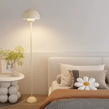 Nordic Flower Bud Торшер Современные креативные железные художественные светодиодные светильники для гостиной Диван Спальня Прикроватные угловые светильники