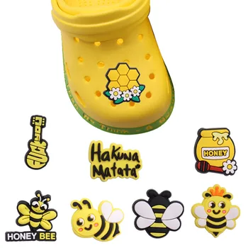  Single Sale 1 шт. ПВХ обувь подвески желтая пчела мед соты тапочки аксессуары обувь орнамент для ребенка крокодил джибз подарок