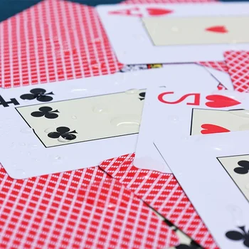 Высококачественные пластиковые карточные игры в покер Водонепроницаемые игральные карты Развлечения Настольные игры Покер Карточные игры
