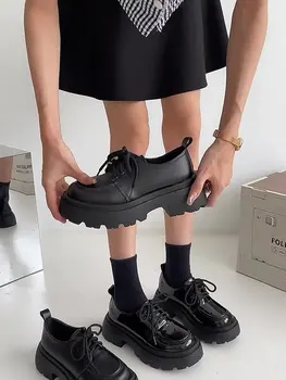 Плоские черные туфли для женщин Женская обувь Сабо с круглым носком Платформа Британский стиль Всематчевые лоферы с мехом Повседневные кроссовки Autu
